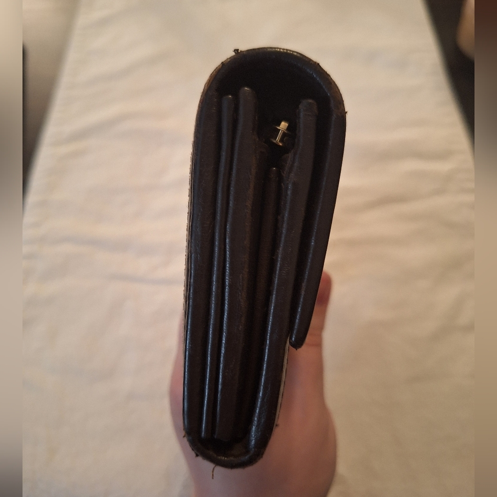 Gucci GG Canvas Continental Wallet - Picture 8 of 13